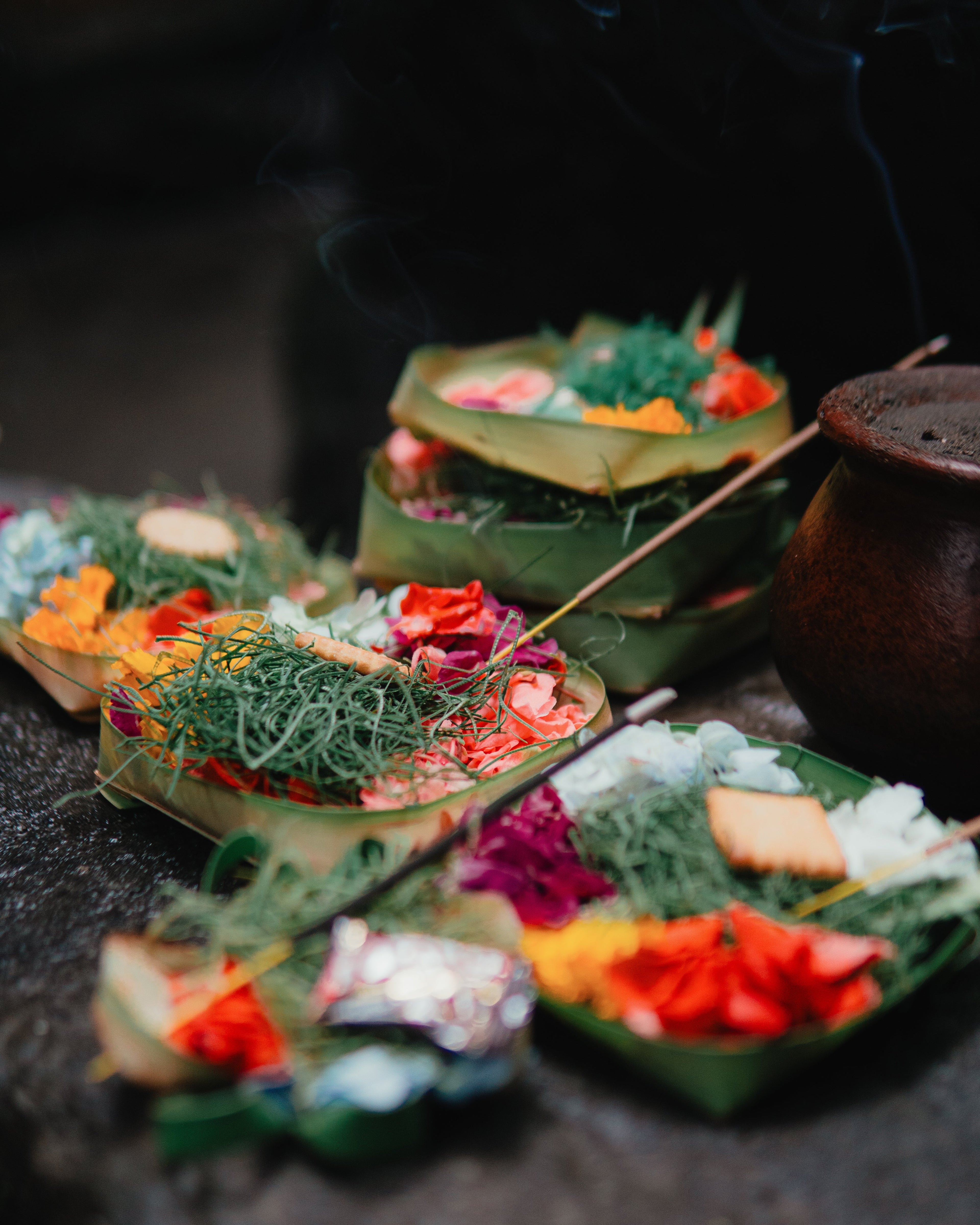 CANANG SARI, Comprendre les offrandes à Bali : symboles, significations et traditions sacrées